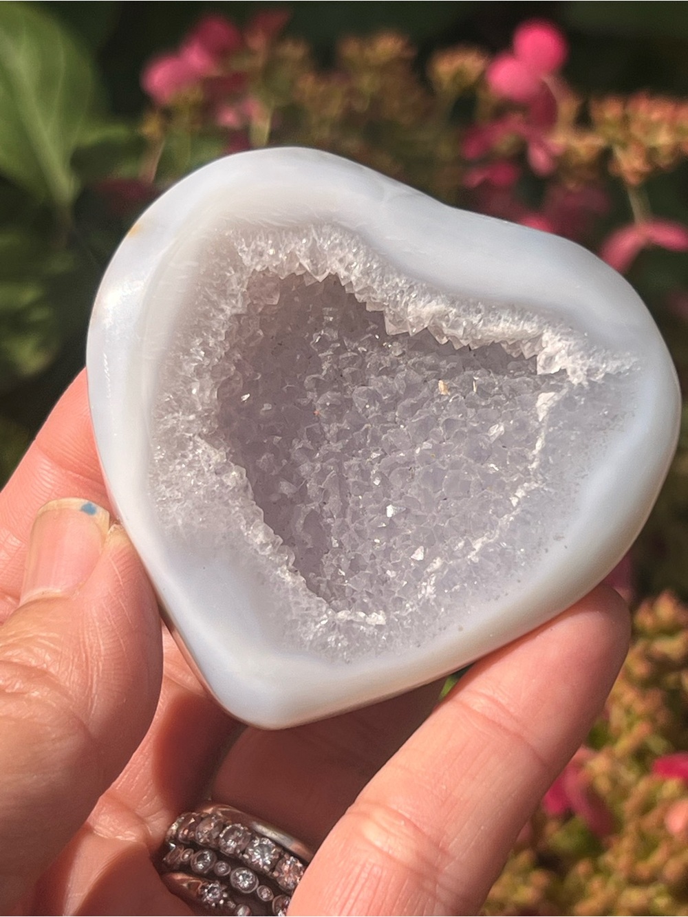Agate (8) heart with stand | Crystal